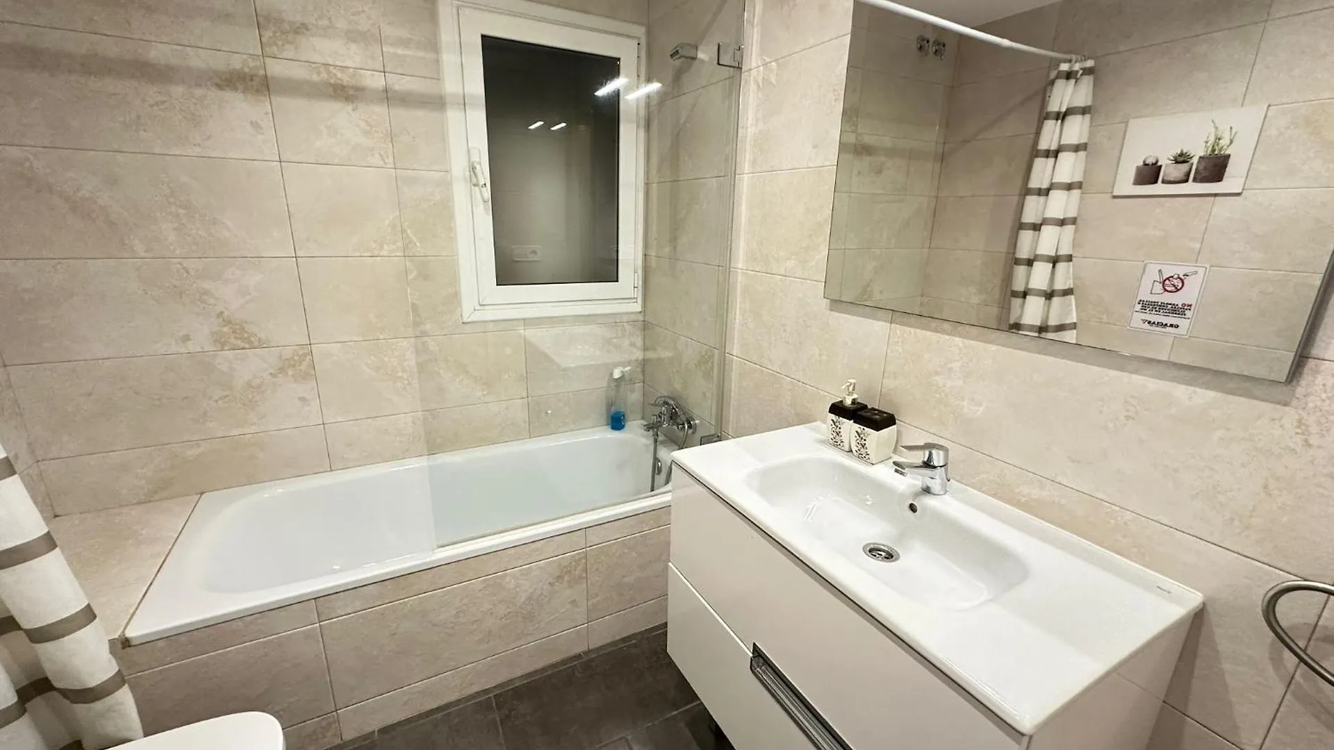 Rooms Aragon Barcelona 0*,  Španělsko
