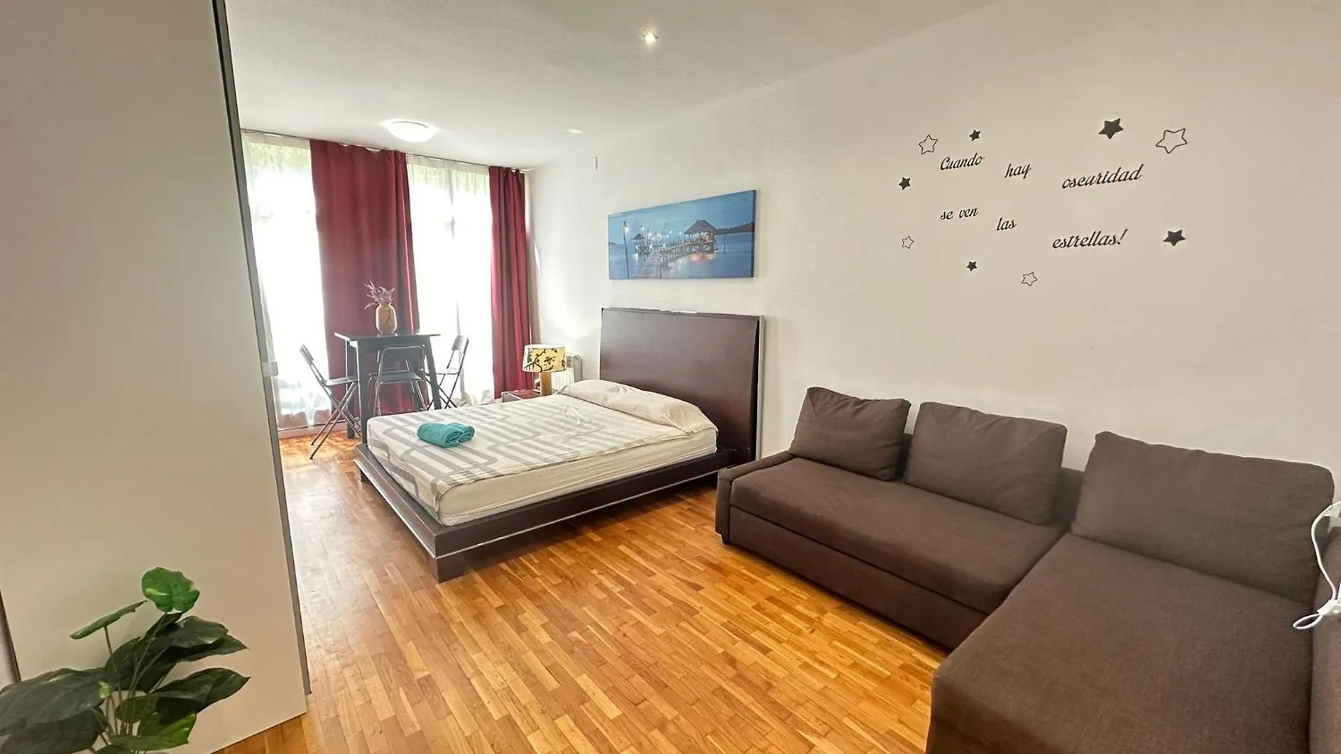 برشلونة Rooms Aragon 0*,  إسبانيا